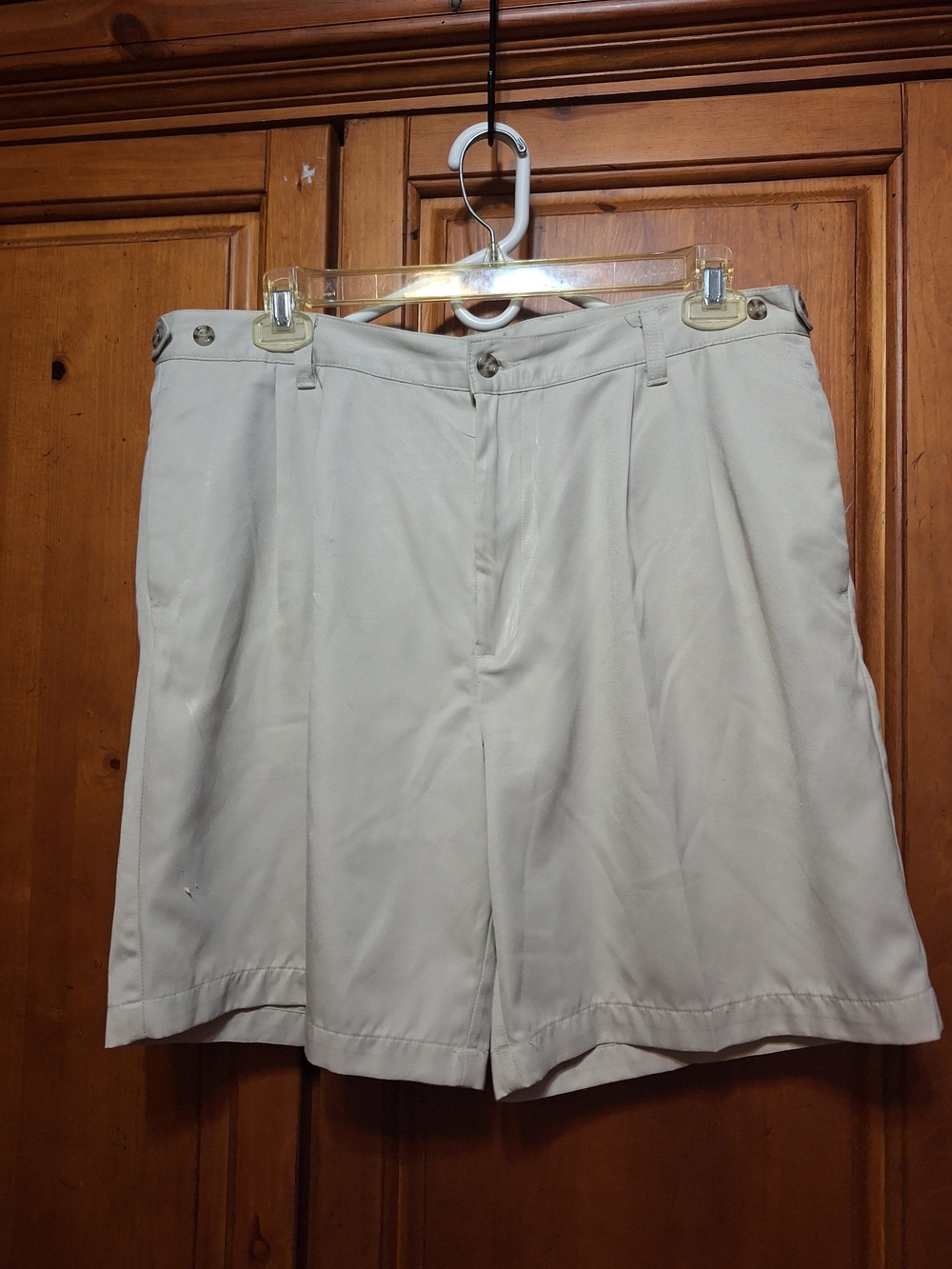Vintage Dockers Men’s Pleated Front Shorts in Khaki